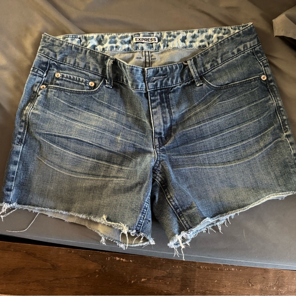 Express cut off shorts sz 10